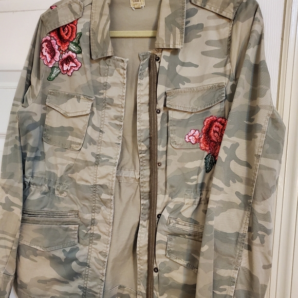 Ladies Jacket - Picture 4 of 9